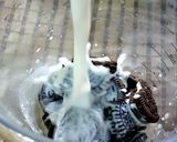 A picture of step 1 of Biscuit Milk shakes 3 types.