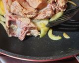Foto langkah ke 2 dari resep Ayam goreng mentega.