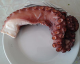 Foto del paso 1 de la receta: Pulpo con crema de brócoli y patata