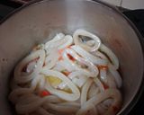 Foto del paso 4 de la receta: Calamares en salsa con papas cocidas