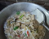 Foto langkah ke 3 dari resep Tumis Sayur tauge oncom berkuah.