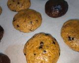 Foto langkah ke 8 dari resep Soft Cookies: Chocochip & Triple Choco.