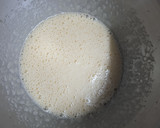 Foto del paso 2 de la receta: Budín de vainilla con pasas de uva!