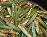 A picture of step 3 of Bhindi masala.