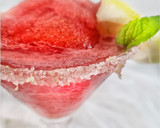 Foto del paso 3 de la receta: Cóctel granizado de sandía y ginebra