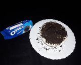 A picture of step 7 of Oreo cheese cake.