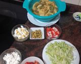 Foto del paso 1 de la receta: Ensalada de pasta con huevo duro, palitos de cangrejo y queso fresco