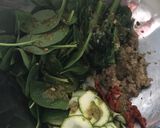 Kecskesajtos, pestós saláta recept fázis 3 fotója