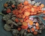 Foto langkah ke 2 dari resep Cah Sayuran Ampela Ayam.