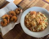 Foto del paso 5 de la receta: Arroz con camarones y langostinos rebozados