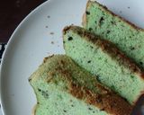 Foto langkah ke 8 dari resep Pandan Oreo Chiffon Cake.