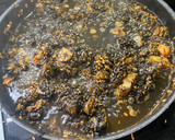 Foto del paso 6 de la receta: Arroz negro con sepia y calamar
