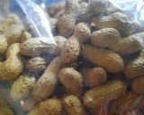 A picture of step 2 of Peanuts chikki.