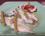 Foto del paso 4 de la receta Caballa a la plancha con ensalada de pimientos del piquillo y espárragos verdes en conserva