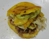 Foto del paso 7 de la receta: Arepa🫓de Pollo🍗hawaiana🥯🍍🥑