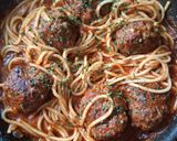 A picture of step 4 of Garlic Spaghetti & Meatballs.