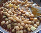 A picture of step 5 of Chole chana.