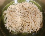 Foto del paso 3 de la receta: Spaghetti al pesto genovese