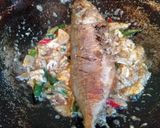 Foto langkah ke 2 dari resep Peda Telur Lombok Ijo.