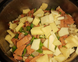 Foto del paso 5 de la receta: Coditos con salsa César, chorizo y queso
