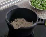 Foto del paso 3 de la receta: Crema de Judías verdes y Gambas