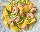 Hình bước làm 1 của món Salad Tôm, Xoài Chín, Su Hào & Măng Tây Rừng Sốt Sữa Chua