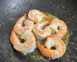 子樂辣醬爆香白蝦 (子樂ラー油香り爆炒エビ)的食譜步驟4照片