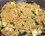 Foto langkah ke 9 dari resep Mie Goreng  Sederhana.