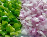 पाव भाजी (pav bhaji recipe in marathi) रेसिपी स्टेप 3 फोटो 