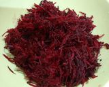 A picture of step 1 of Beetroot Halwa.