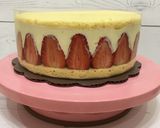 Foto langkah ke 8 dari resep Strawberry shortcake keto birthday cake.