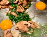 Foto del paso 2 de la receta: 🇺🇸 Así comía Einstein: "HUEVOS CON ESPINACA y CHAMPIÑONES" (Estados Unidos)