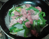 Foto del paso 2 de la receta: Lomo saltado con 3 ingredientes