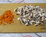 Pirított nyúlcombok 🍗 gombás-tejfölös mártásban 🍄 recept fázis 2 fotója