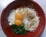 Foto langkah ke 2 dari resep Enoki jeon (enoki korean pancake).