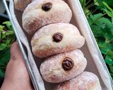 Foto langkah ke 6 dari resep Bomboloni Empuk isian Cokelat.