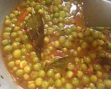 A picture of step 5 of Green Peas Ghugni with Paratha.
