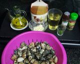 Foto del paso 1 de la receta Almejas con vino blanco ajo, perejil y unas cigalas a la plancha