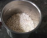 A picture of step 1 of Oats vegetable chillas.