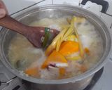 Foto langkah ke 5 dari resep Tinutuan (Bubur Manado) dan Sambal Ikan Roa.