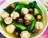 Hình bước làm 3 của món Canh Cải Thìa Thịt Viên Nấm