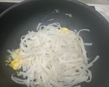 Foto langkah ke 3 dari resep Pad Thai.