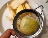 Foto langkah ke 3 dari resep Asinan Buah Pir.