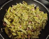 Foto del paso 2 de la receta: Alubia verde con jamón y tortilla francesa
