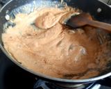 A picture of step 2 of Nolen gur sondesh.