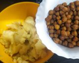 खट्टा मीठा तीखा होममेड गोलगप्पे (Khatta mitha teekha homemade golgappe recipe in hindi) रेसिपी चरण 6 फोटो