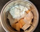 A picture of step 1 of Muskmelon Smoothie.