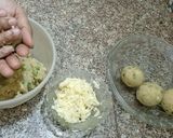 A picture of step 2 of Kofta pakora.