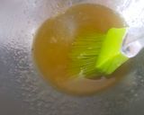 Foto langkah ke 7 dari resep Bolu Pisang Oles Madu.