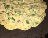 A picture of step 4 of Besan chilla.